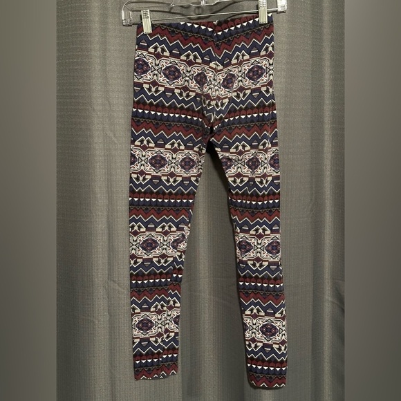 Charlotte Russe Leggings - Picture 2 of 4